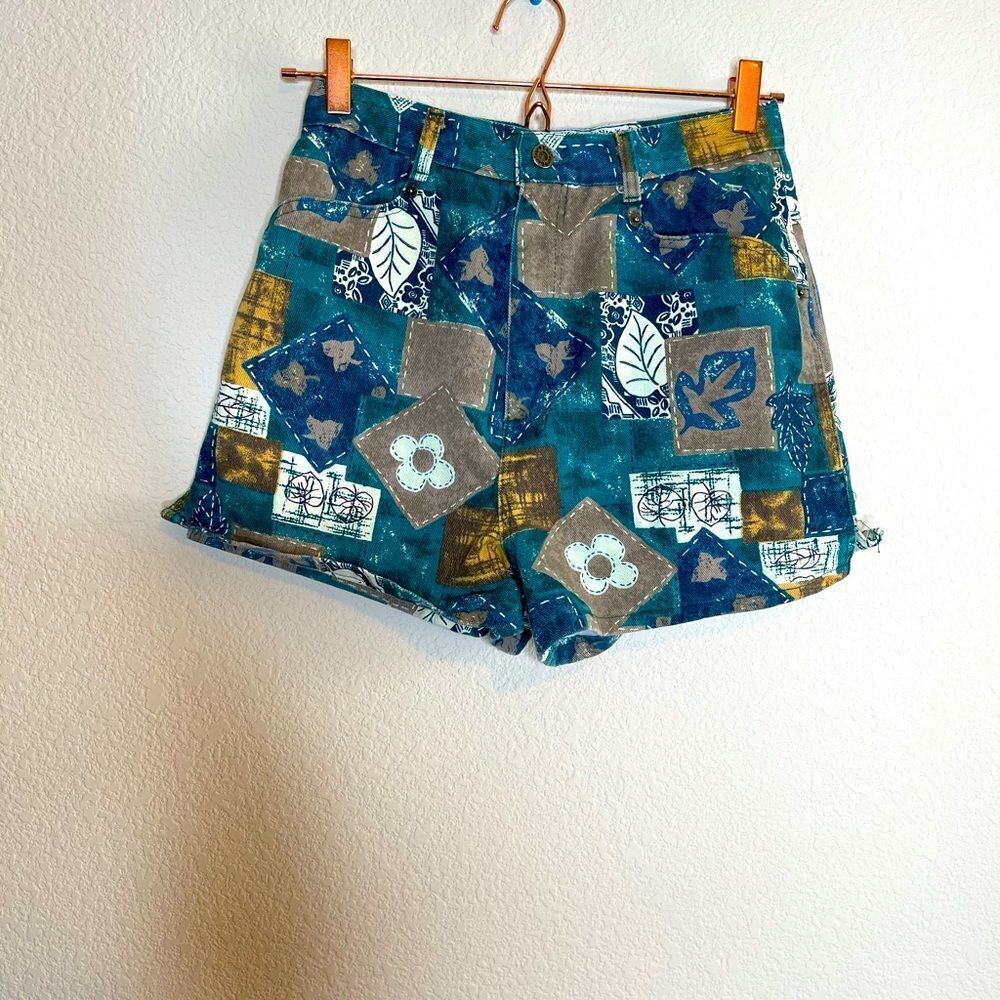 Vintage printed denim natural waist shorts